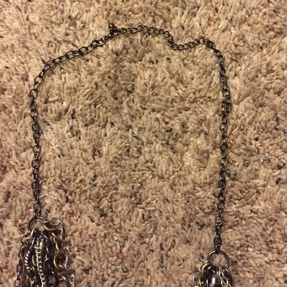 Multiple chain necklace. - Picture 3 of 3