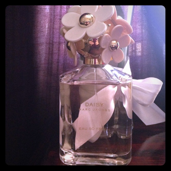 Marc Jacobs Daisy perfume