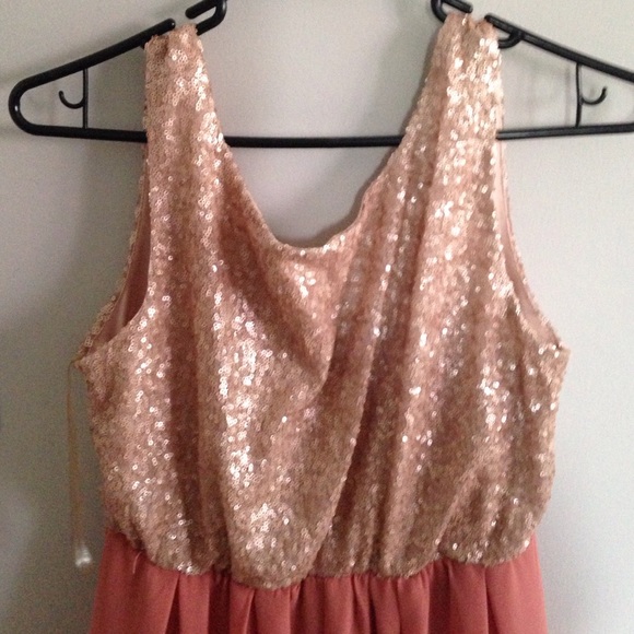 Dress - Picture 2 of 4