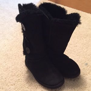 Black Bailey Button Uggs