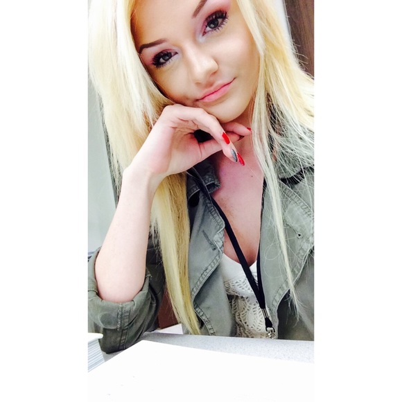 Meet your Posher, Kaegen - Picture 2 of 4