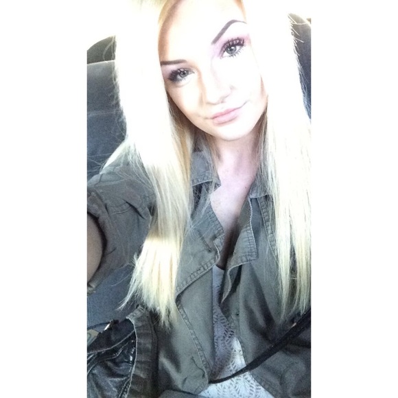 Meet your Posher, Kaegen - Picture 3 of 4