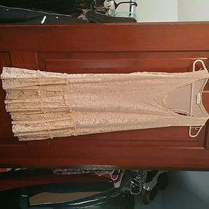 Lace dress vintage look