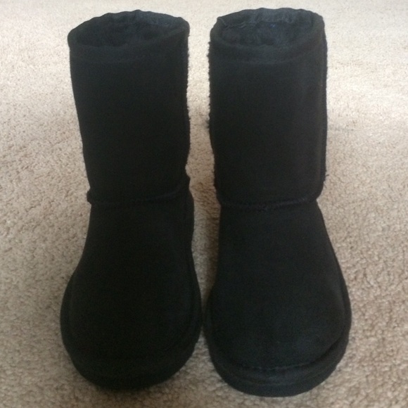 Black authentic toddler uggs