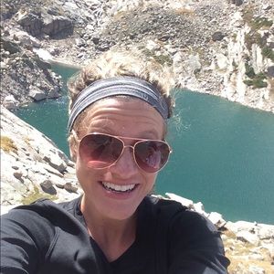 Meet your Posher, Caitlin