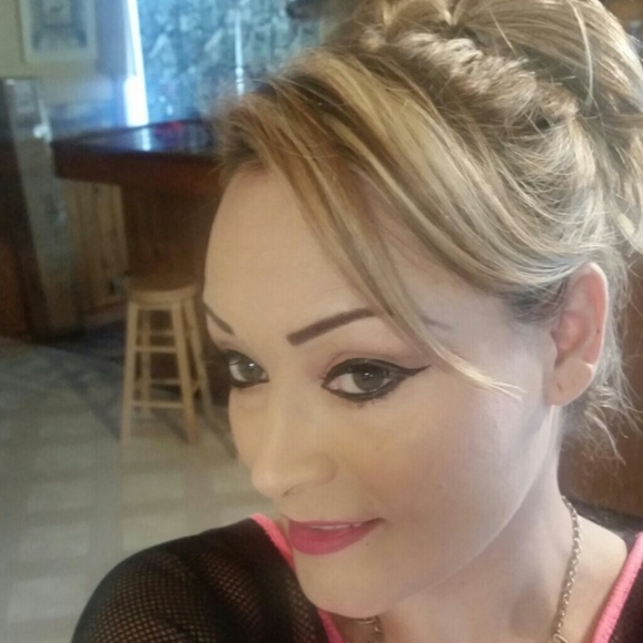 Meet your Posher, Griselda - Picture 1 of 1