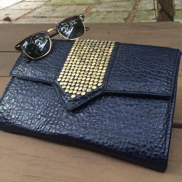 ✨HP✨ clutch/cross body bag from Francesca's