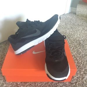 Nike flex experience rn 4s.