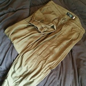 Cute comfy olive green pants