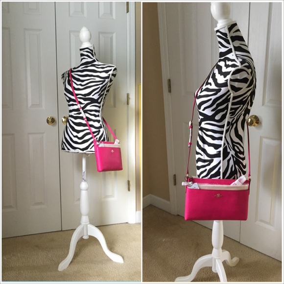 SOLD-- Authentic Coach Leather Swingpack w/ PopUp - Picture 4 of 4