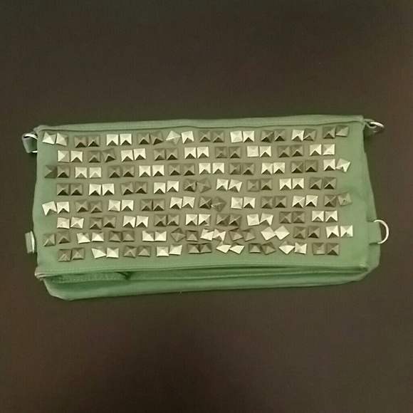 💚👛 Lime green clutch