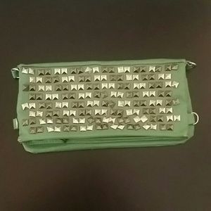 💚👛 Lime green clutch