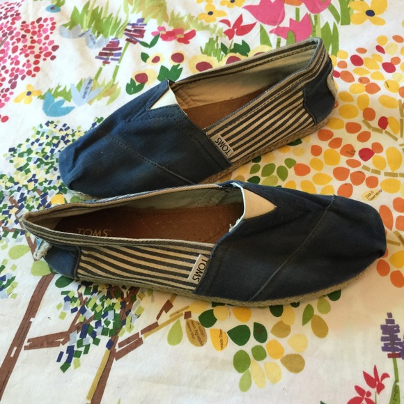Navy blue Toms