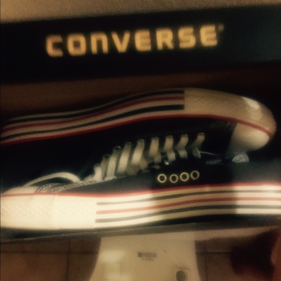 Converse shoes size 10 men's still in box