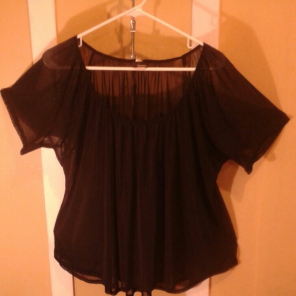 Pretty Sheer Top - Picture 3 of 4