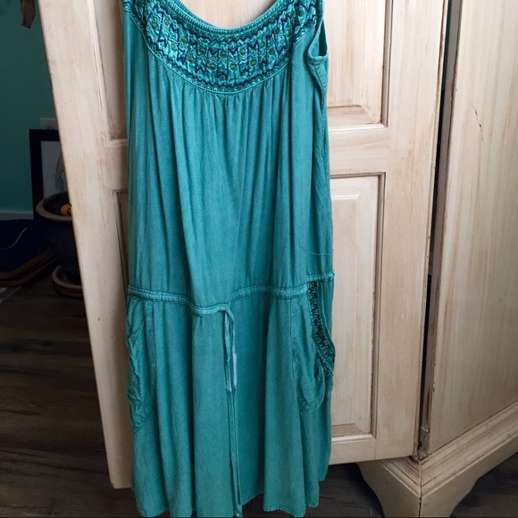 Green summer dress - Picture 3 of 3