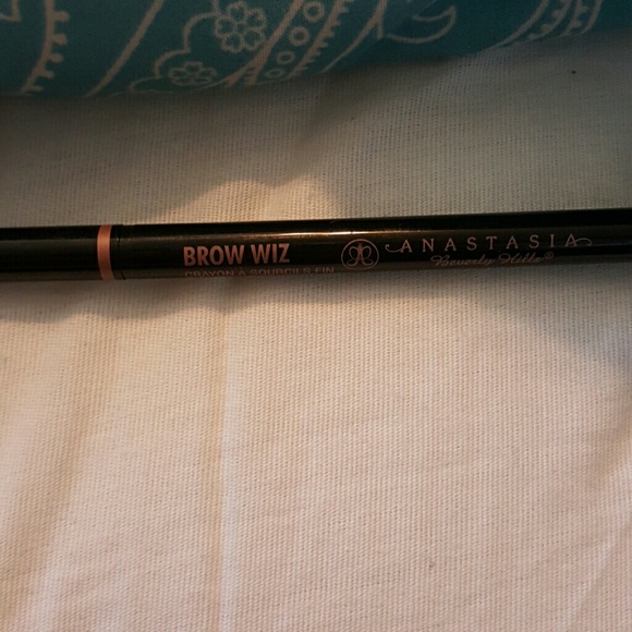 Anastasia Beverly Hills Brow Wiz