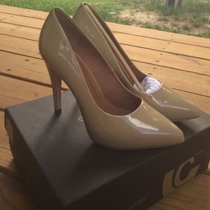 Beige pumps