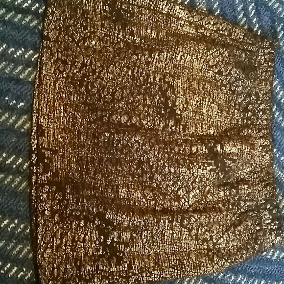 Gold/black mini skirt