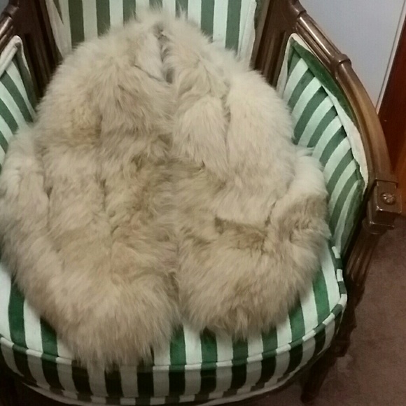 One  hook  coyote fox fur collar