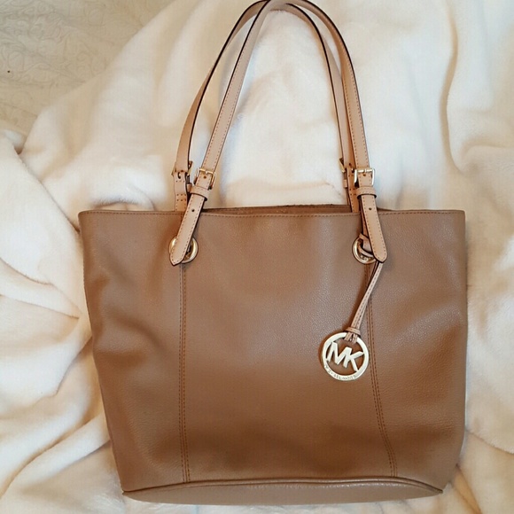 !!!SOLD!! MICHAEL KORS beige tote