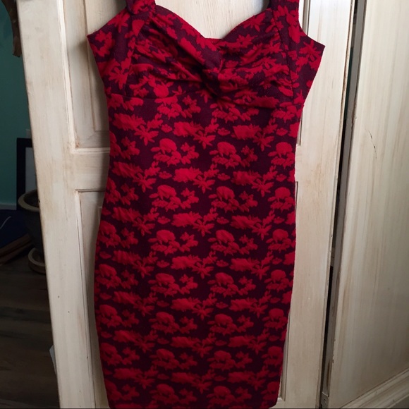 Deep red cocktail dress - Picture 2 of 3