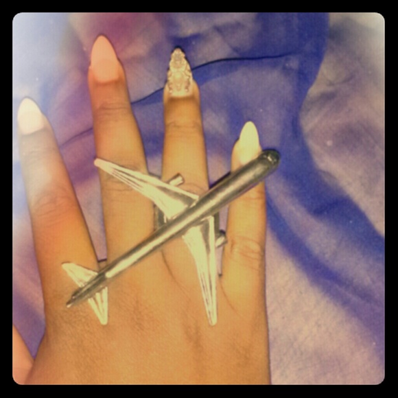 Airplane ring