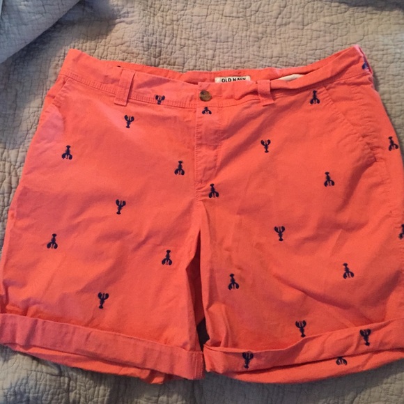 Old Navy lobster print Bermuda shorts