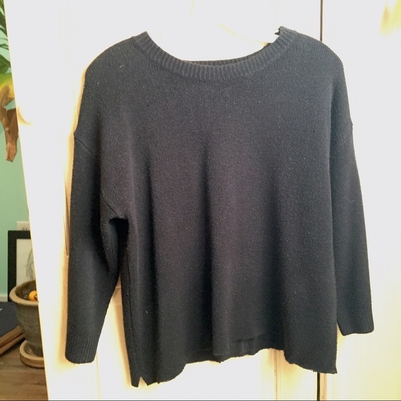Black sweater - Picture 2 of 2