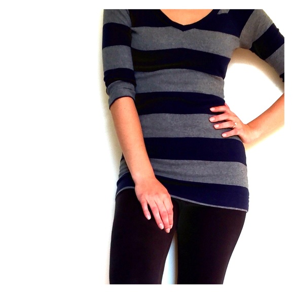 ❌SOLD❌Striped Gray and Navy Sweater/Top - Picture 1 of 1