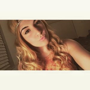 Meet your Posher, Stephanie