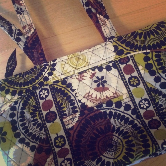 Fun Vera Mid-Size Purse 🌿