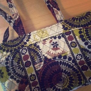 Fun Vera Mid-Size Purse 🌿