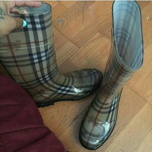 100% authentic Burberry rain boots
