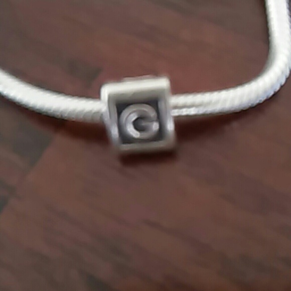 Pandora 'G' charm