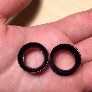 9/16 Black Silicone Tunnel Plugs