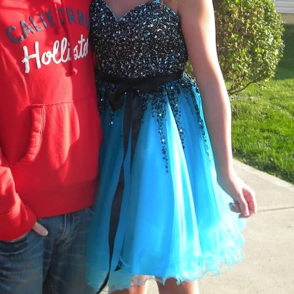Homecoming Dress - Picture 1 of 4