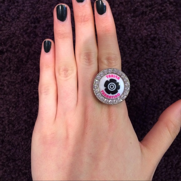 Tarina Tarantino ring