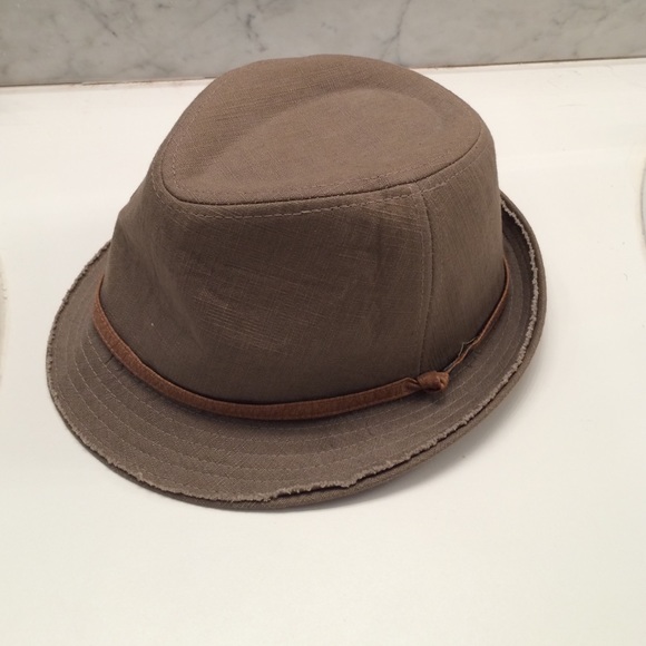 Brown converse hat