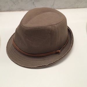 Brown converse hat