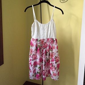 Wet Seal Flowy Lace/Floral Dress 💕