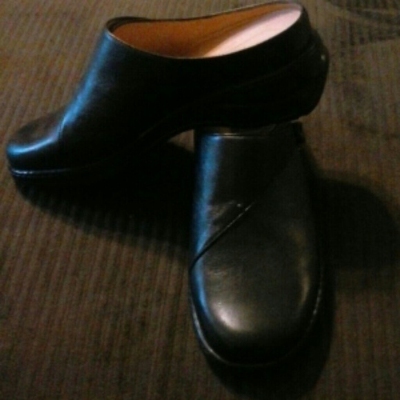 Nurture clogs