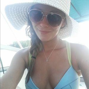 Meet your Posher, Stephanie