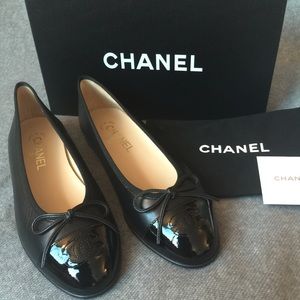 Chanel classic cap toe flats