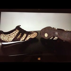 Coach shoes 9 (woman) BRAND NEW