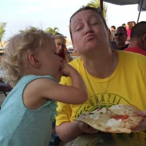 Meet your Posher, Valerie