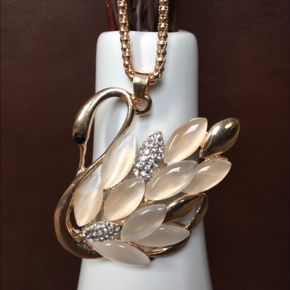 Crystal & opal Swan pendant/necklace