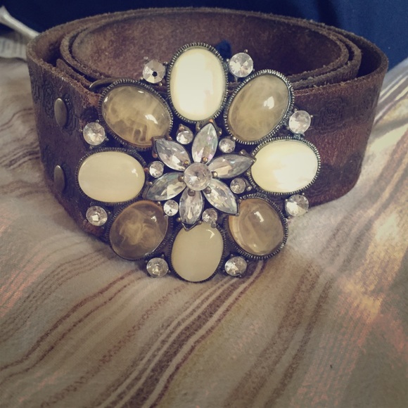 Jewel Hollister belt buckle