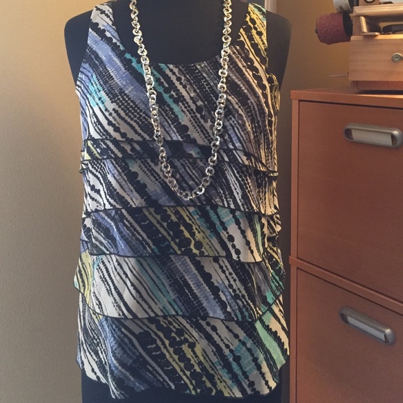 NEW PRICE 💐 Tiered layers - sheerness tank