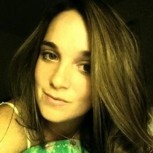 Meet your Posher, Janelle